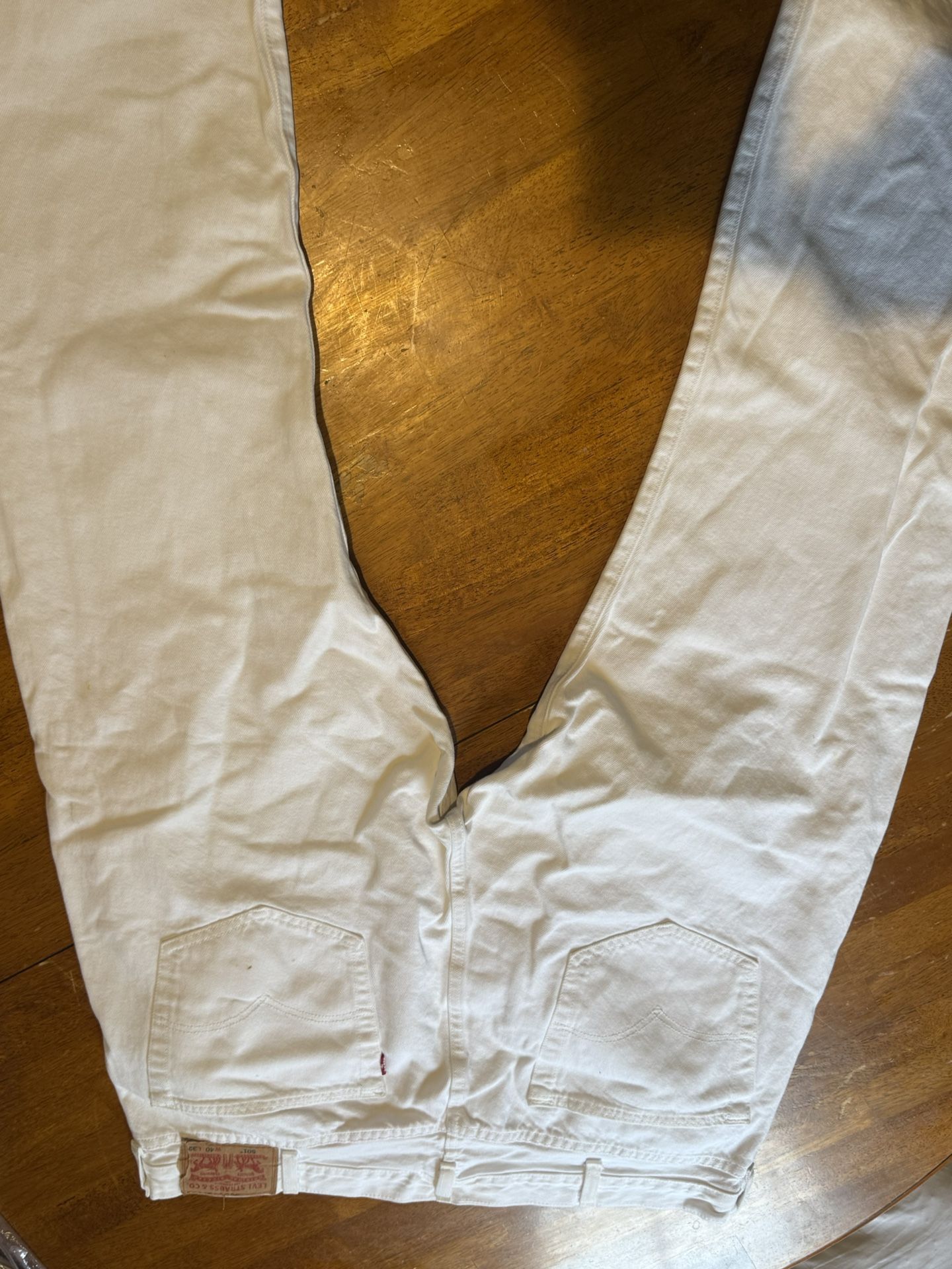 Levi’s 40x32 White