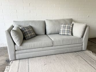 Living Spaces Couch/sofa