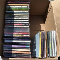 BOX OF ASSORTED MUSIC AND MOVIE SOUNDTRACK CDS FROM 1950s ONWARD