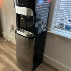 Water Dispenser 