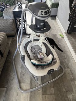 Graco Baby Swing with Mobile