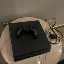 2 PS4s. PS4 Slim and 1st Gen PS4