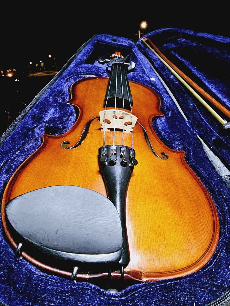 Violin With Bow And Case