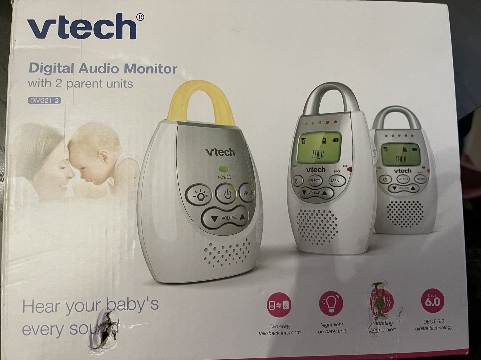 VTech DM221-2 Safe & Sound ® DECT 6.0 Two Parent Unit Digital Audio Baby Monitor