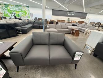 Pietro Gray Loveseat