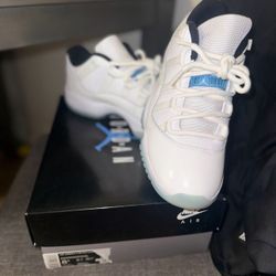 Jordan 11 Legend Blues 