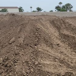 ***FREE DIRT & FREE DELIVERY***