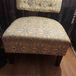 Cushion Accent Chair 