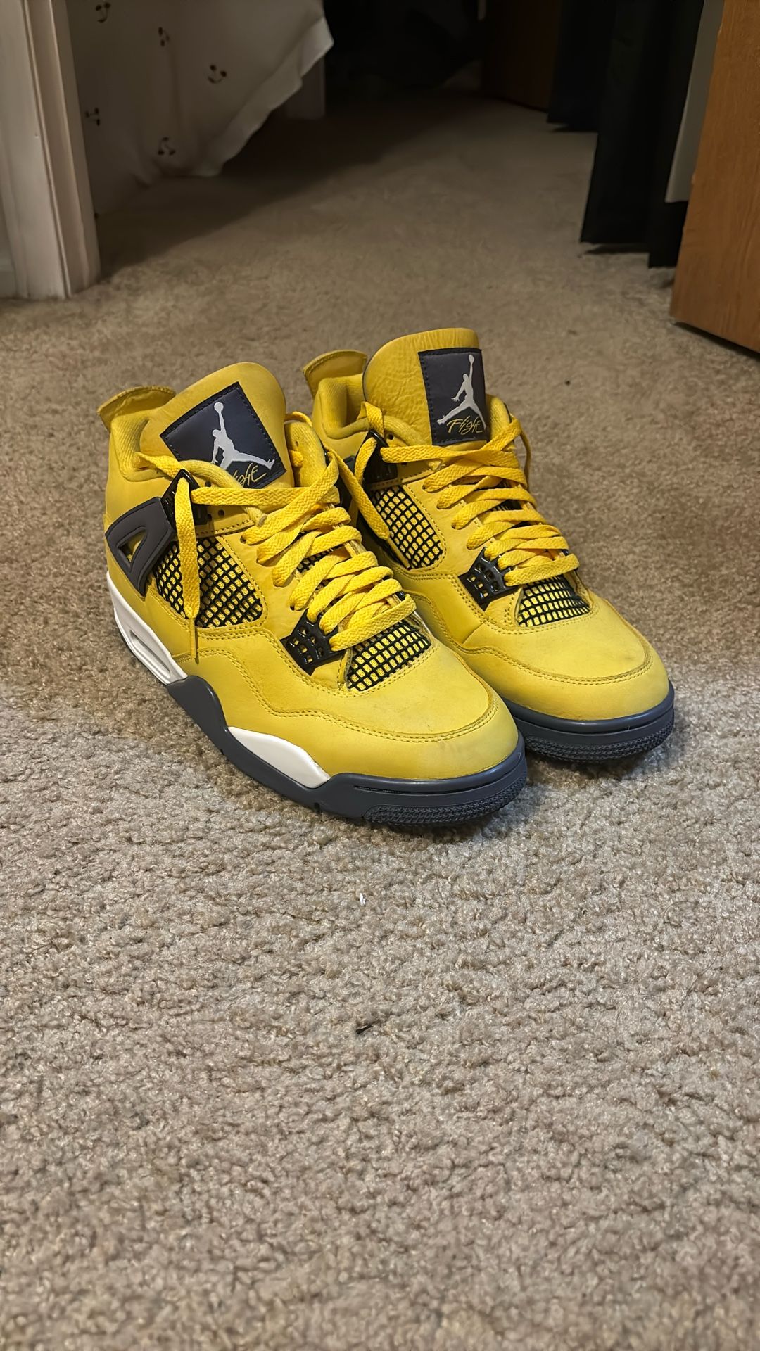 Jordan 4 ‘Lightning’
