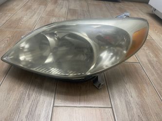 2003 To 2008 OEM Toyota Matrix Front Driver Side Headlamp