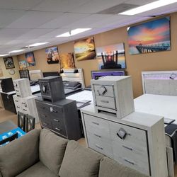 Bedroom Sets STARTING $725 HuRRY IN!