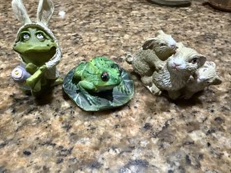 Three Animal Figurines  Bunnies And Frogs