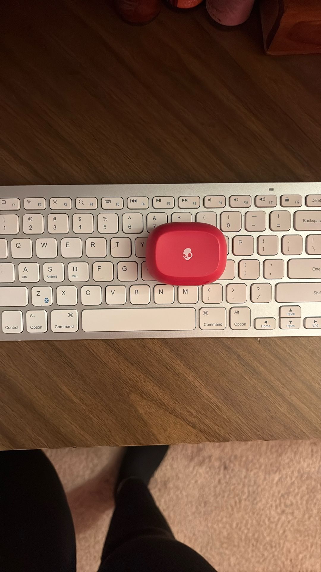 Anker Wireless Keyboard And Skull Candy Earbuds 