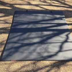 Toyota Tacoma Bed Cover / Soft Tri Fold 5ft Bed