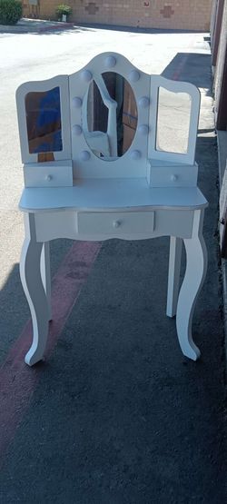 Childs vanity