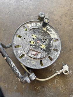 Master Plug Cord Reel 