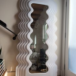 Wavy LED mirror