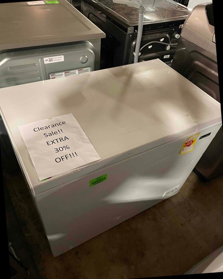 FRIGIDAIRE FFFC09M1RW 8.7-cu ft Manual Defrost Chest Freezer