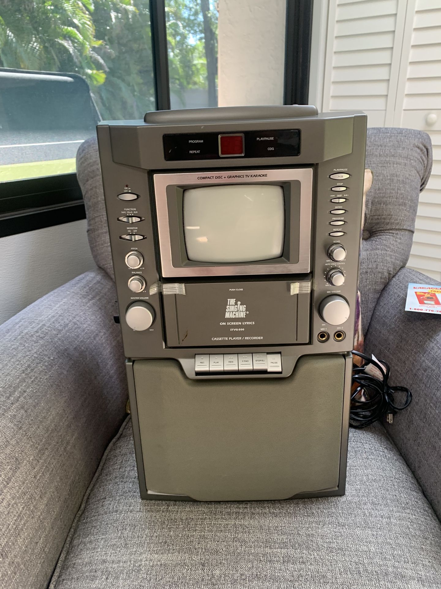 The Singing Machine Compact Disc Karaoke Machine