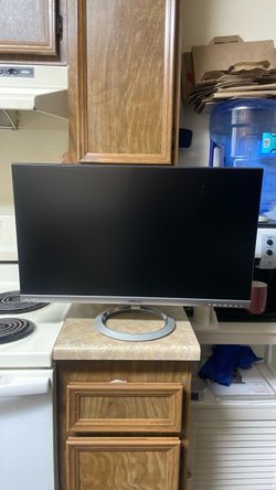 27-inch PC monitor screen