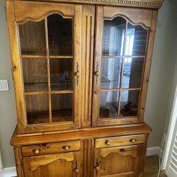 FOR SALE – SOLID WOOD HUTCH