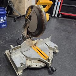 Dewalt 12" Miter Saw