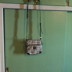 Dooney& Bourke Houndstooth Crossbody 