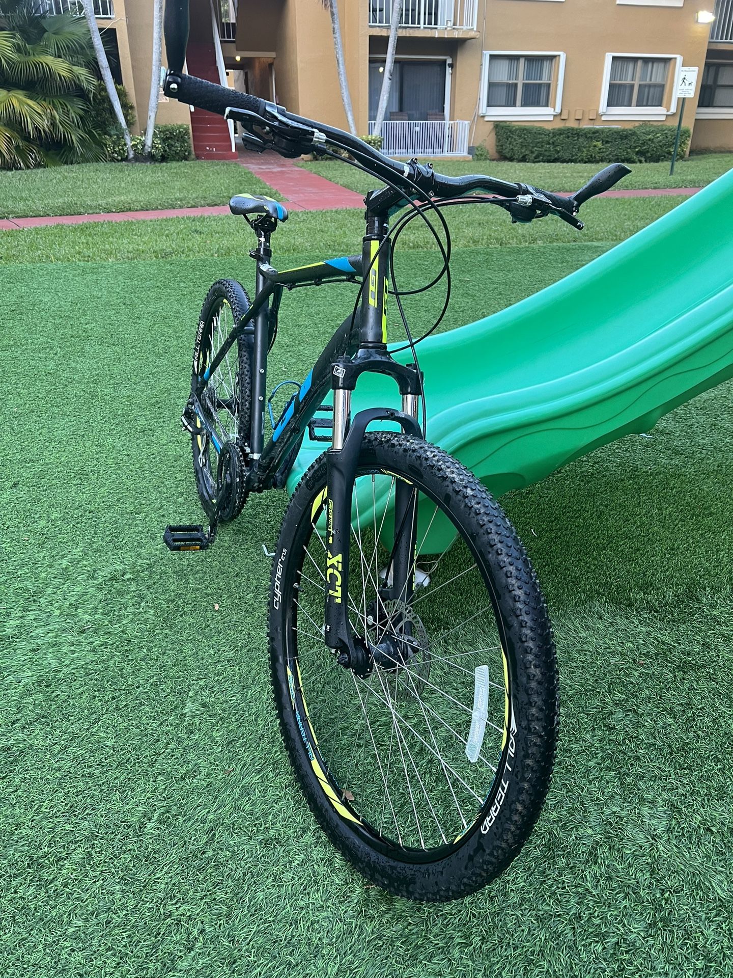 Gt Aggressor Pro Mountain Bike Gt Aggressor Pro Mountain Bike