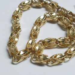 14k Yellow Gold Designer Bracelet  by XxvSAR 7" In Length Italy 5mm In Size 