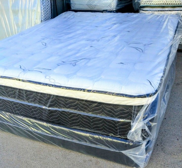 queen orthopedic bamboo pillow top mattress and box spring brand new