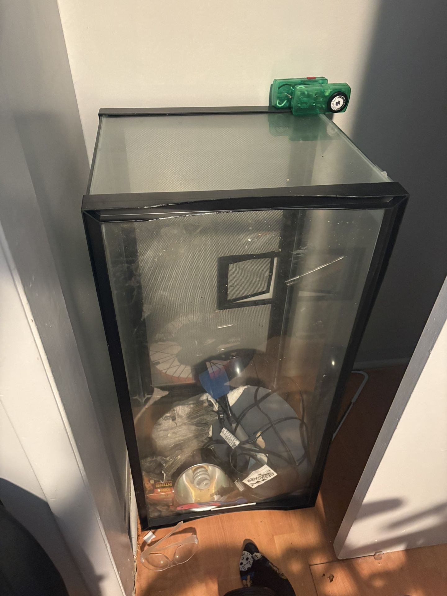 100 gallon glass tank