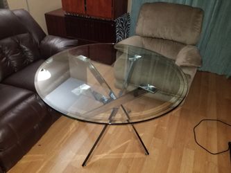 Powell Putnam dining table.