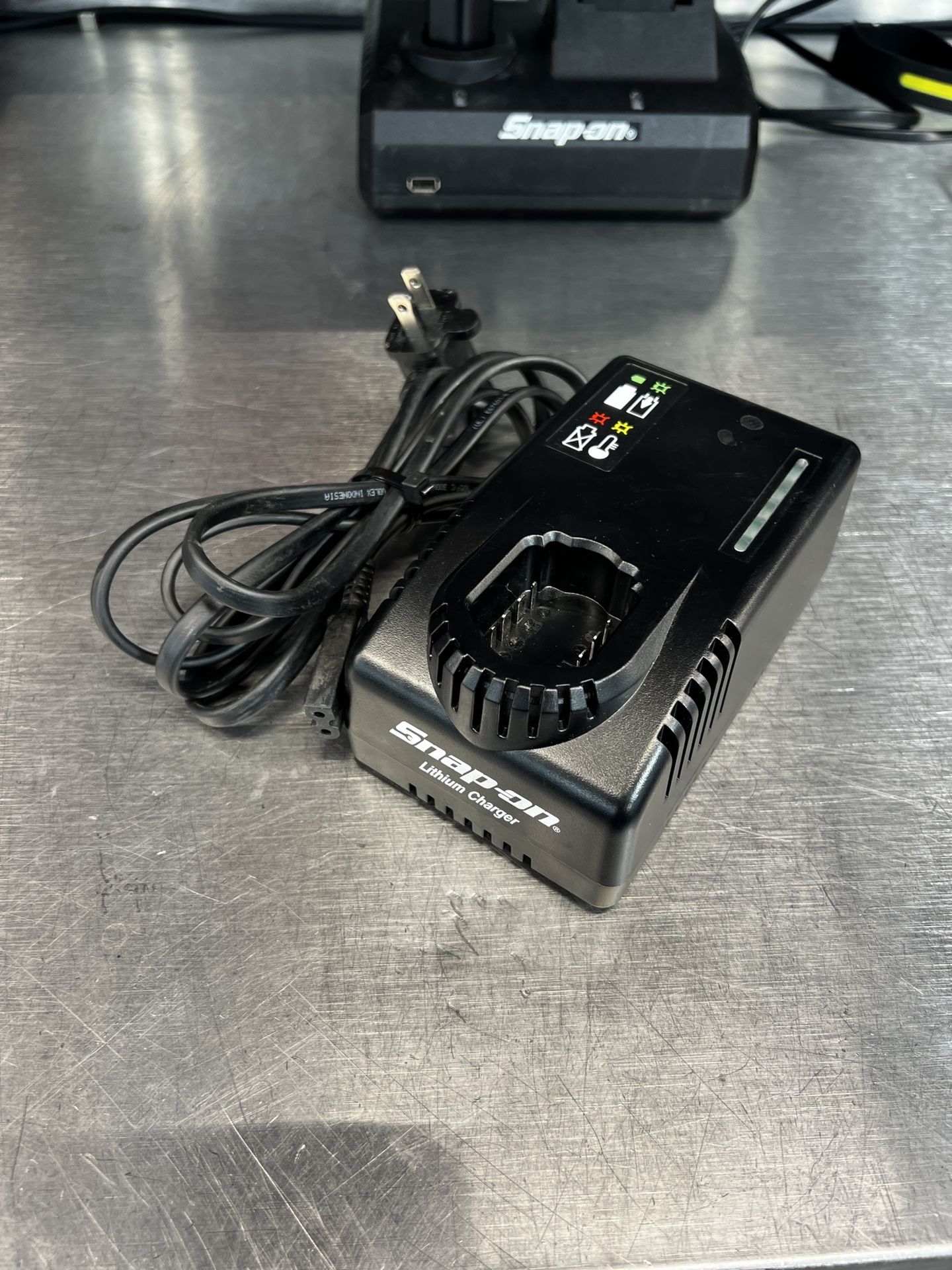 Snap On 14v Battery Charger & Cable