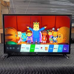 32 Inch LG Smart Really Nice Tv Comes With Remote Control Shows Great Picture Works Perfect Guaranteed 