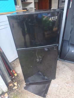 Krib Bling Black Mini Fridge with Freezer.. price is firm