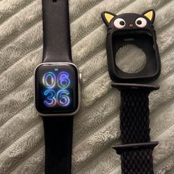 Apple Watch SE (40mm, Silver) 
