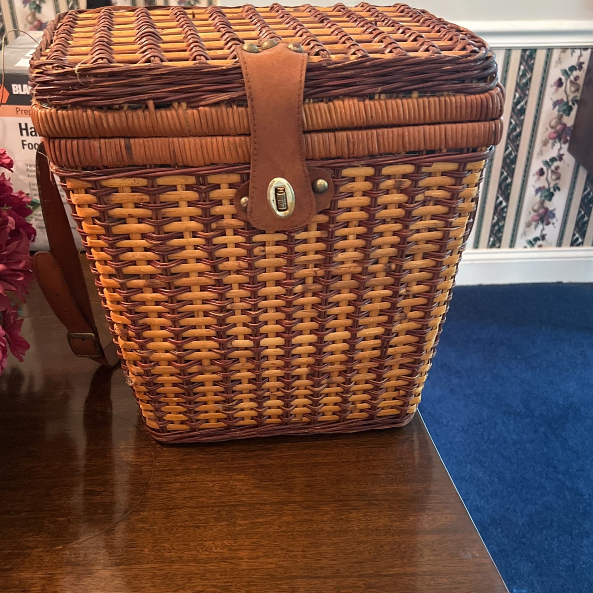 Picnic Basket 