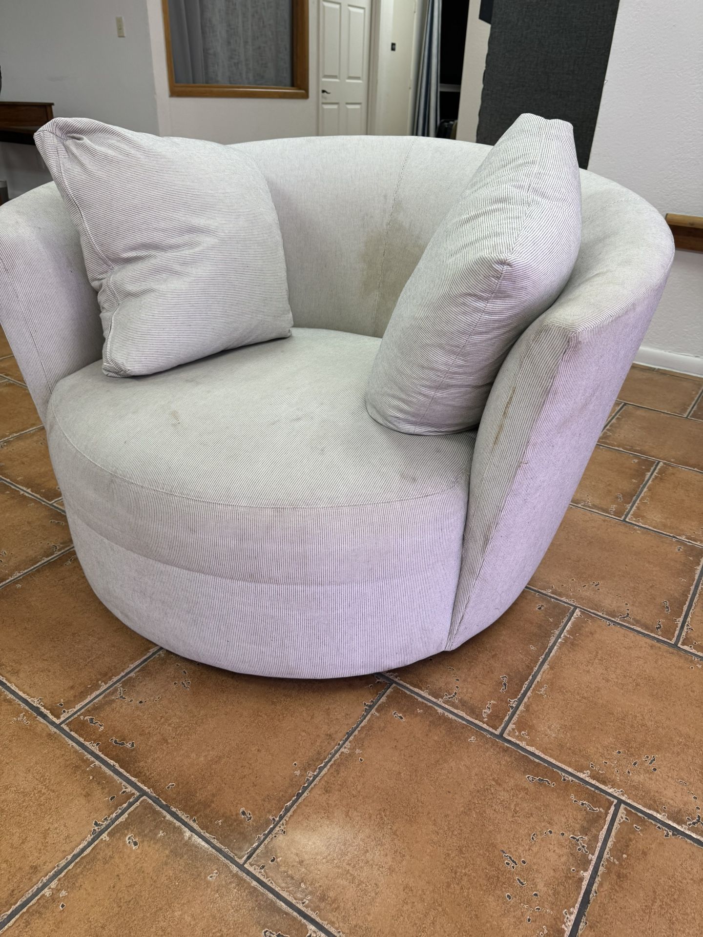 Accent Chair With Pillows