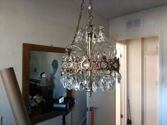 Hanging chandelier 1950_1960 beautiful all hanging Crystal Glass all around real deal