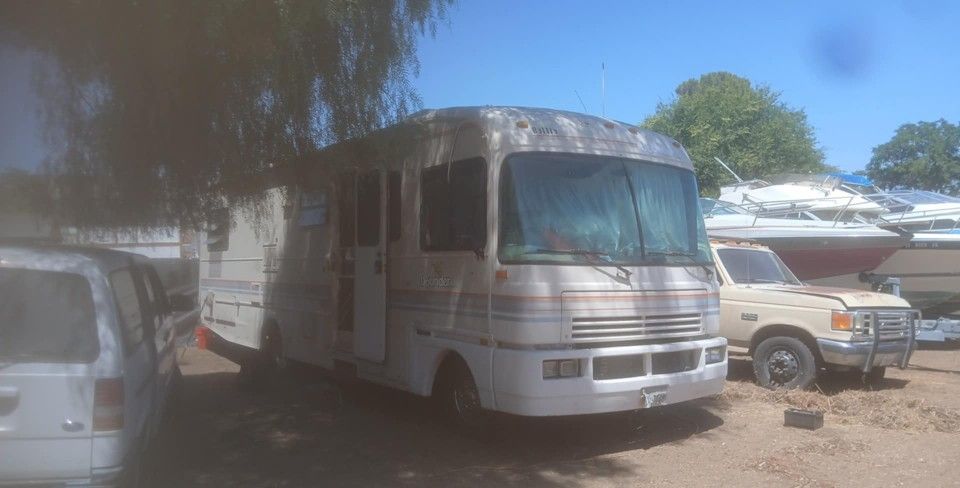 1994 Fleetwood bounder 32 ft