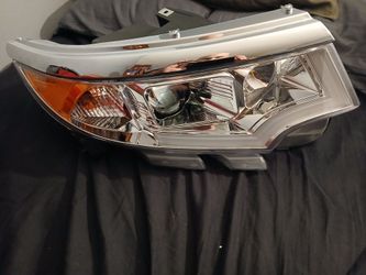 11-14 Ford Edge  Headlights