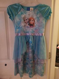 Disney Frozen nightgown, child size 7/8