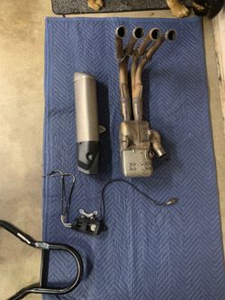 R6 exhaust