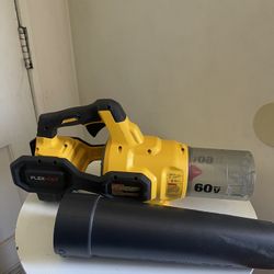 DEWALT 60V MAX 125 MPH 600 CFM Brushless Cordless Battery Powered Handheld Leaf Blower