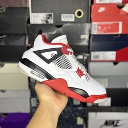Size 8.5M - Jordan 4 “Fire Red”