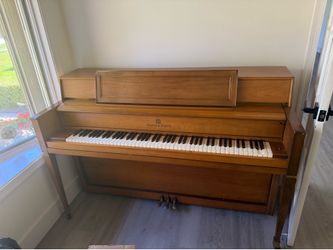 Story and Clark Piano