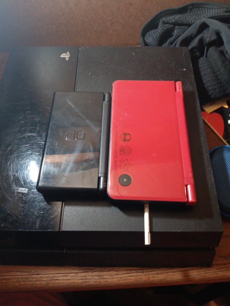 One dsi Xl And One ds