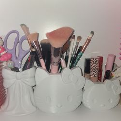Make Up Brush Holders 