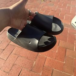 Nike Calm Slides