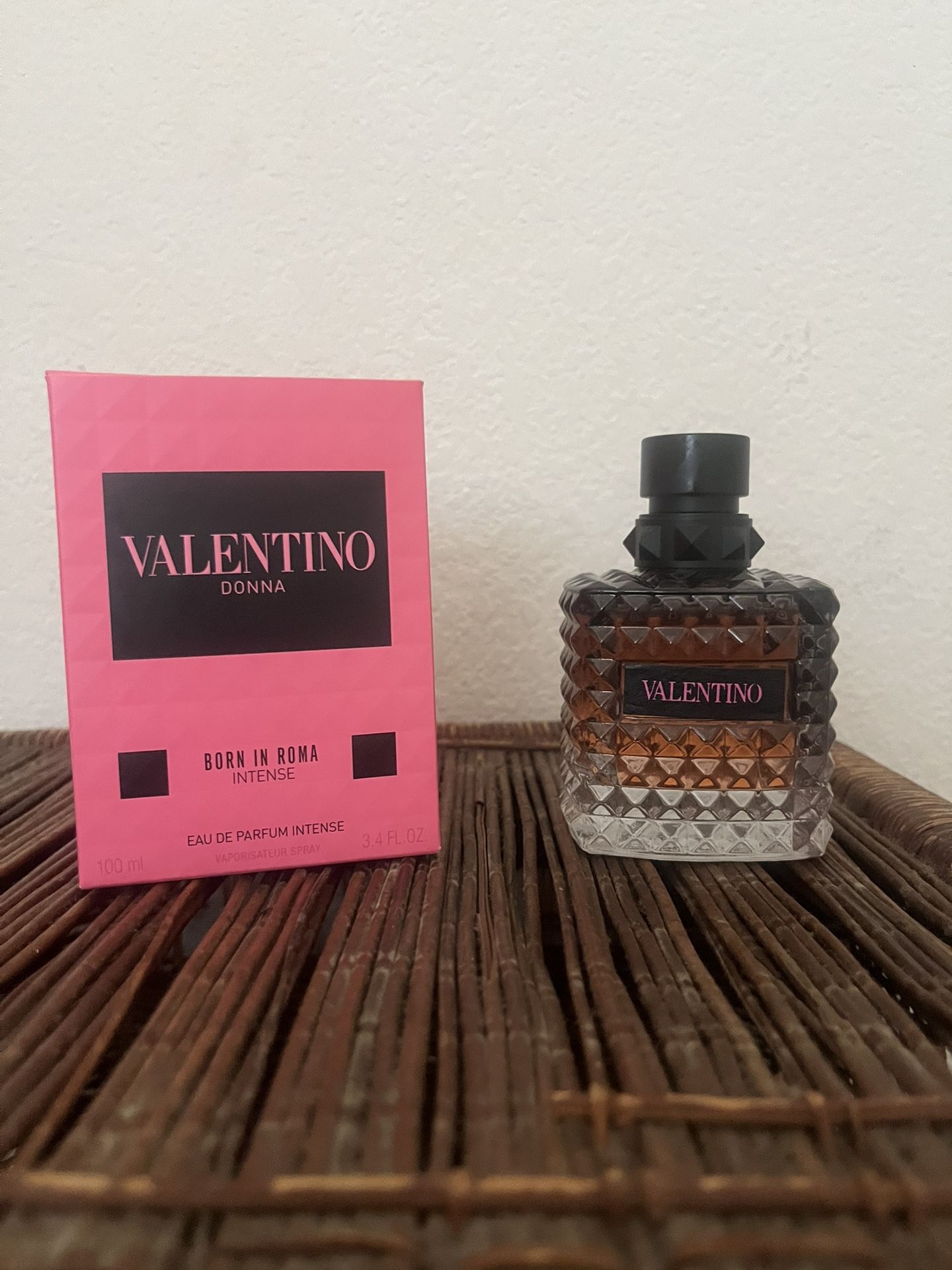 donna valentino born in new roma
